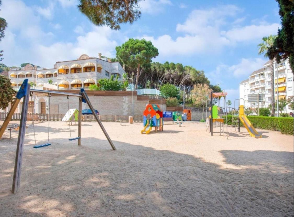 Seahomes Vacations, La Mer Bleue, Beach&Pool, Pk, Full Equipped In Fenals Beach Lloret de Mar Buitenkant foto