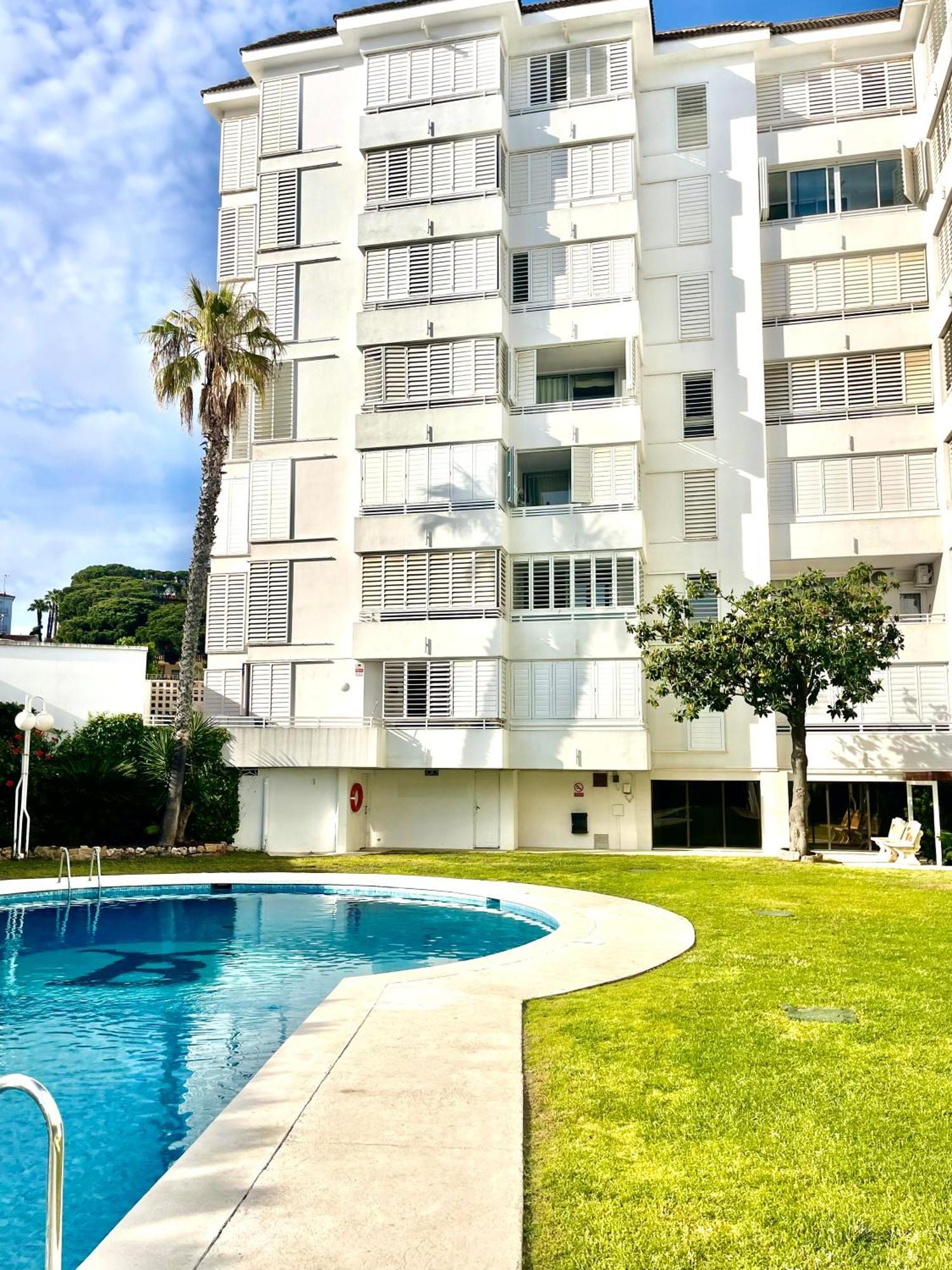 Seahomes Vacations, La Mer Bleue, Beach&Pool, Pk, Full Equipped In Fenals Beach Lloret de Mar Buitenkant foto